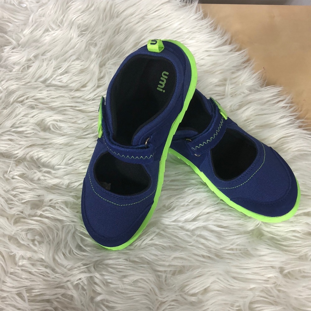 Umi NIB sz 1.5 big girl Mary Janes